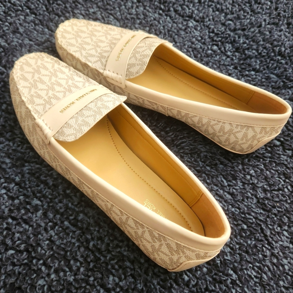 NWOT Michael Kors Flats